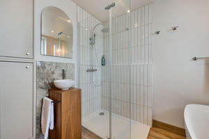 Photo 24- click for photo gallery